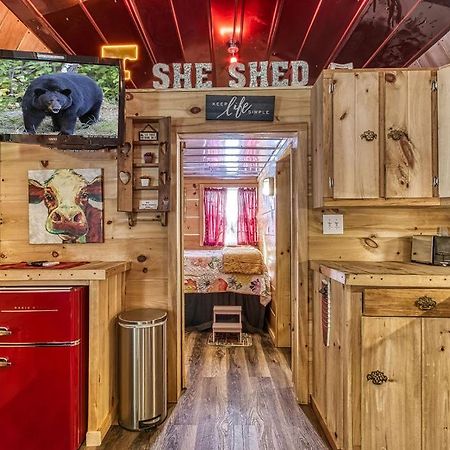 The Tiny Barn, 1089 Free Tickets Each Paid Day, Dollywood And More Sevierville Kültér fotó