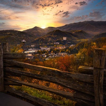 The Tiny Barn, 1089 Free Tickets Each Paid Day, Dollywood And More Sevierville Kültér fotó