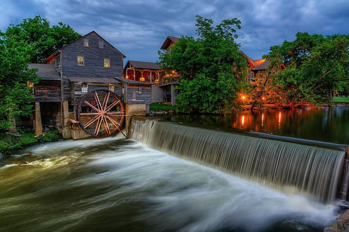 The Tiny Barn, 1089 Free Tickets Each Paid Day, Dollywood And More Sevierville Kültér fotó