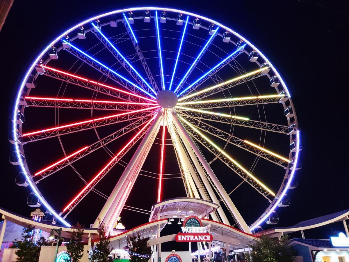 The Tiny Barn, 1089 Free Tickets Each Paid Day, Dollywood And More Sevierville Kültér fotó